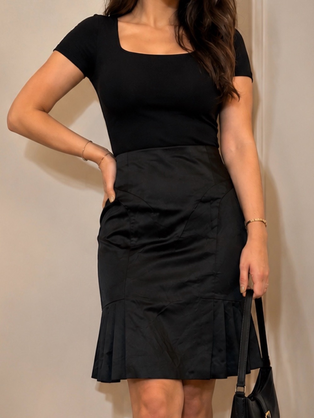Bebe Black Satin Flounce Hem Skirt Women’s Size 8 Knee Length Lined Career Party